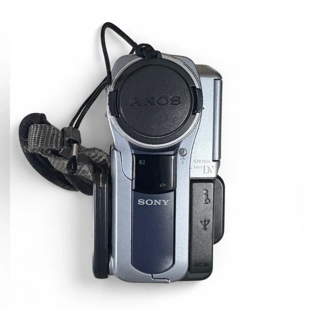 Sony DCR-PC9 NTSC MiniDV Digital Camera Handycam Camcorder Gray and Black - Picture 4 of 8